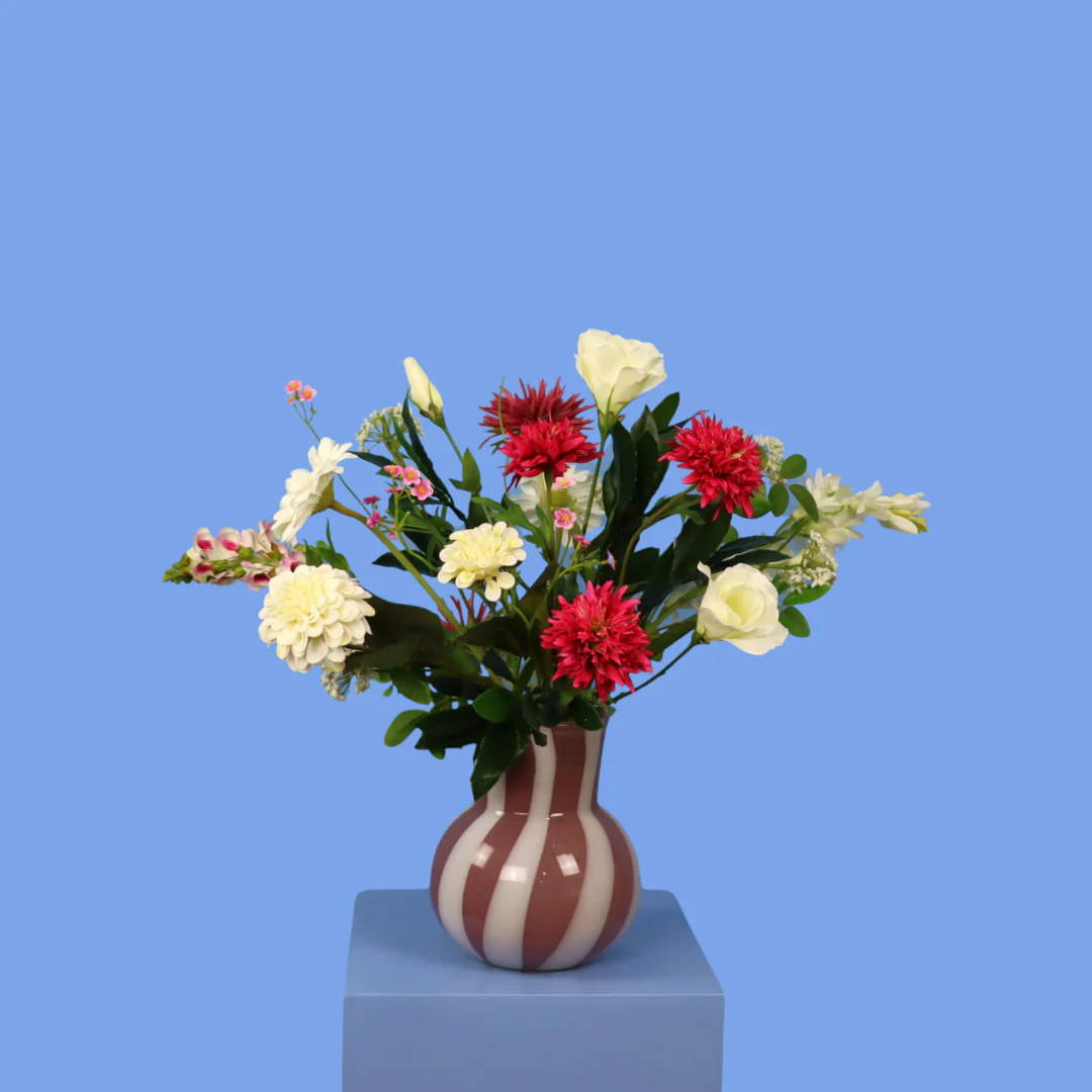 M – Merle | Bahne glazen vaas met kunstbloemen | Medium M – Merle | Bahne glazen vaas met kunstbloemen | Medium
