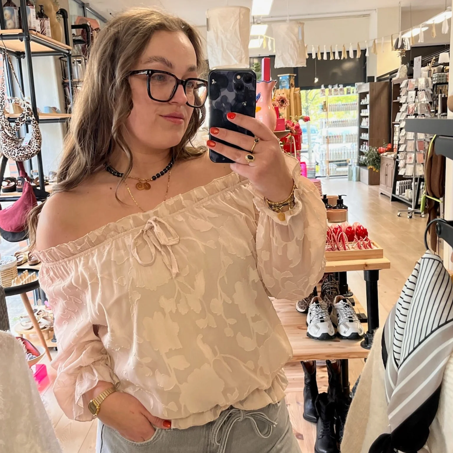 Naomi Off shoulder Beige Naomi Off shoulder Beige