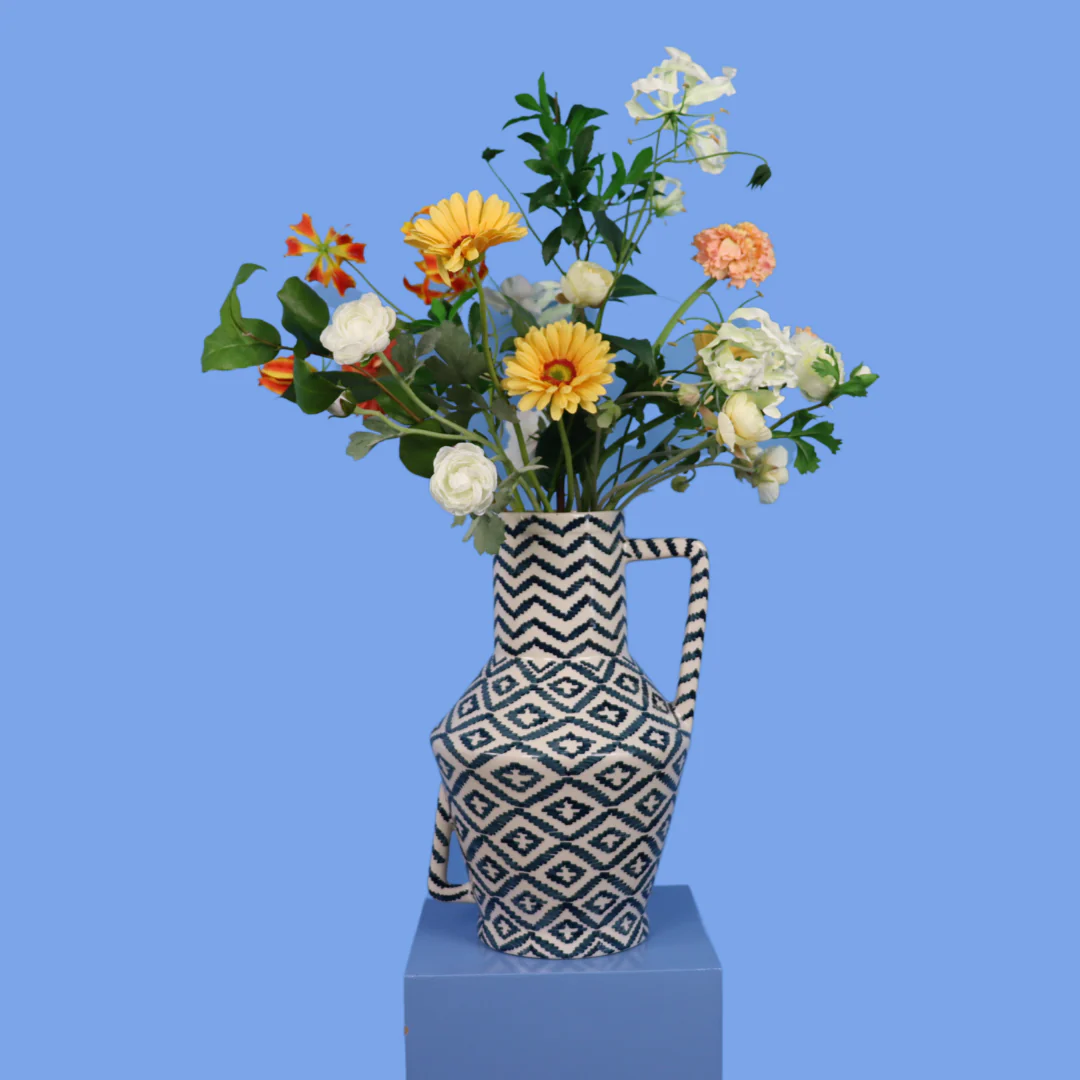 XL – Noep | Return to Sender vaas met kunstbloemen | XL XL – Noep | Return to Sender vaas met kunstbloemen | XL