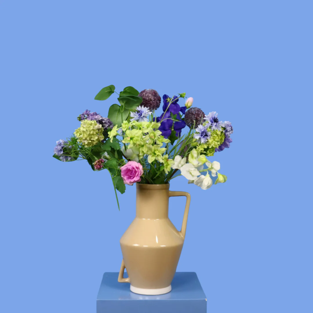 L – Pippa | Return to Sender vaas met kunstbloemen | Large L – Pippa | Return to Sender vaas met kunstbloemen | Large
