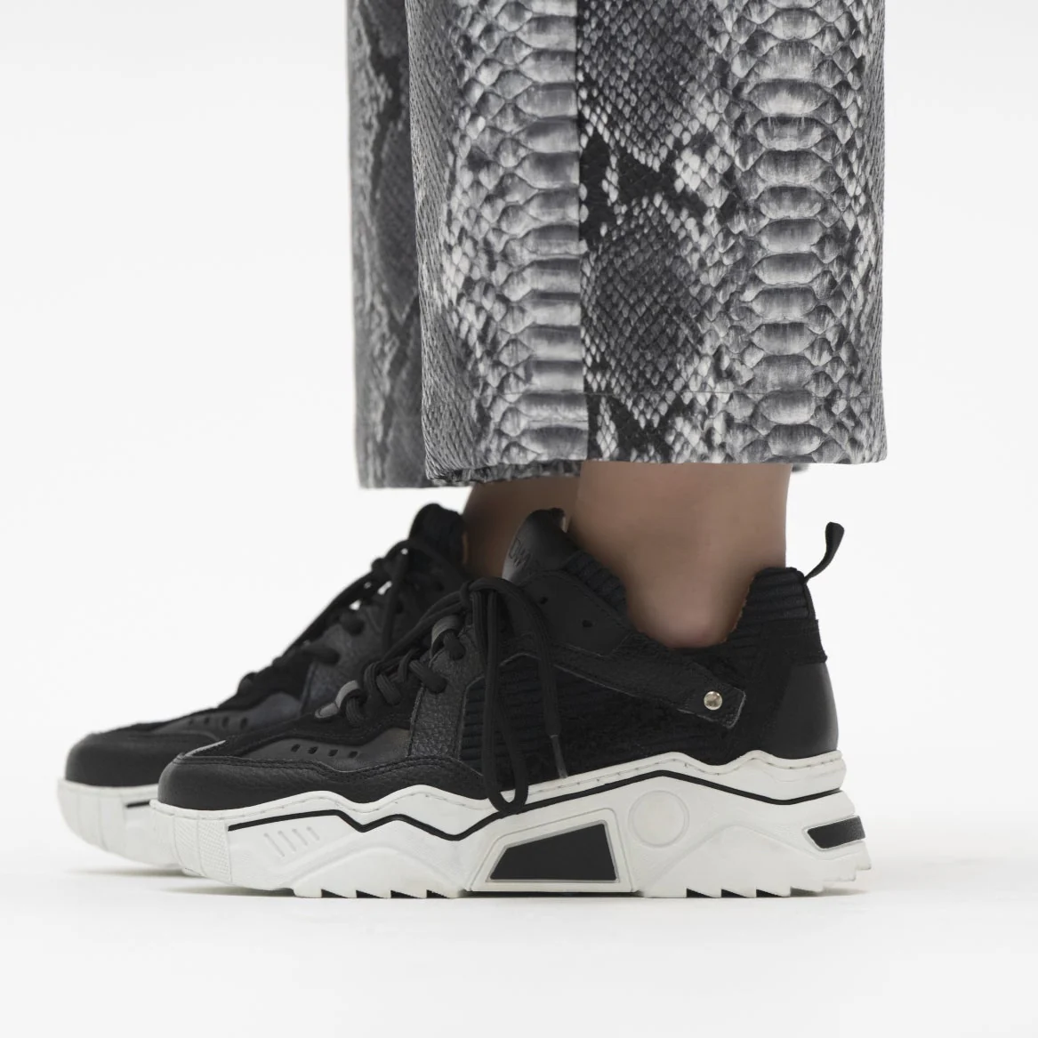 Sneaker Pluto Corduroy Zwart