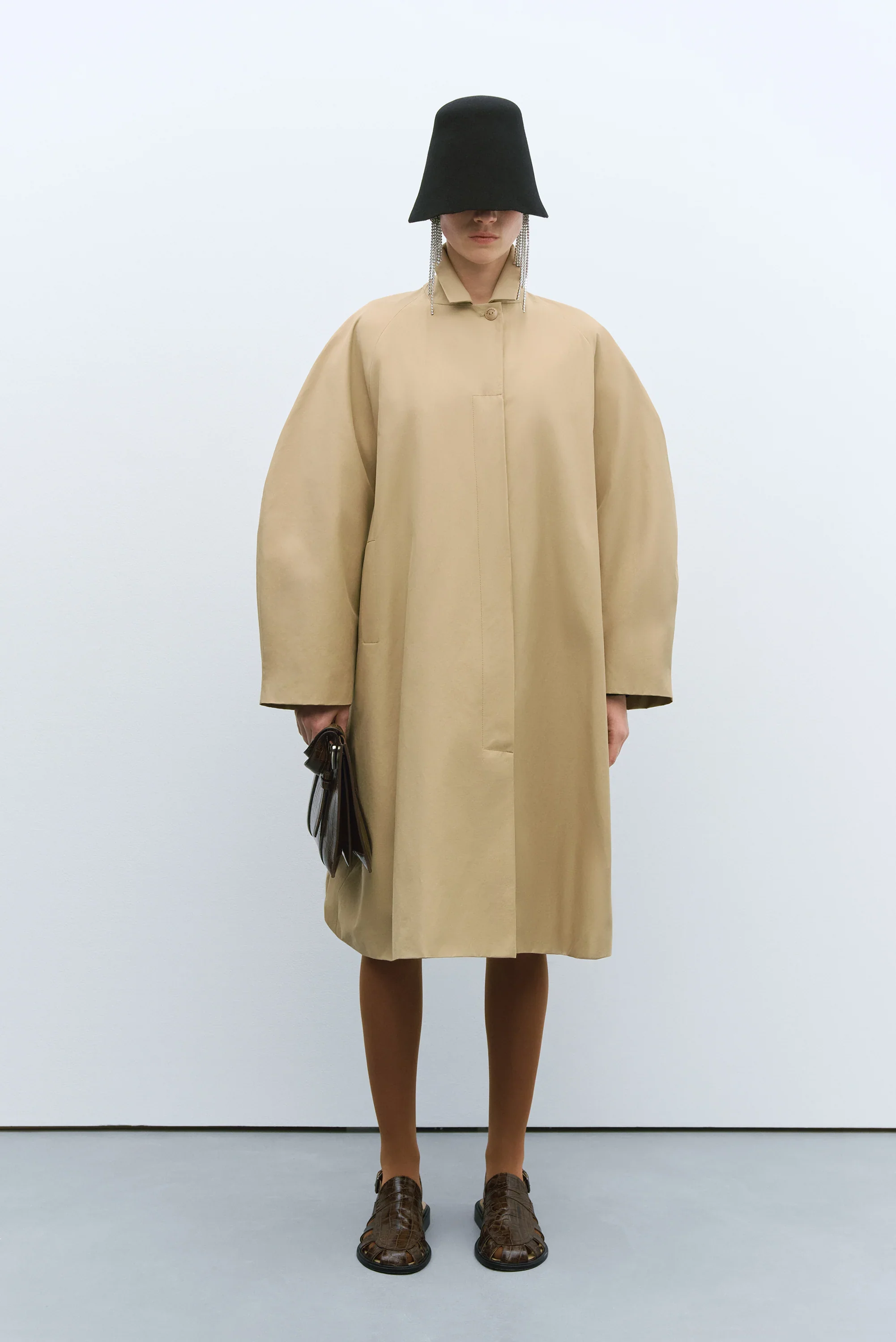 balloon trenchcoat camel