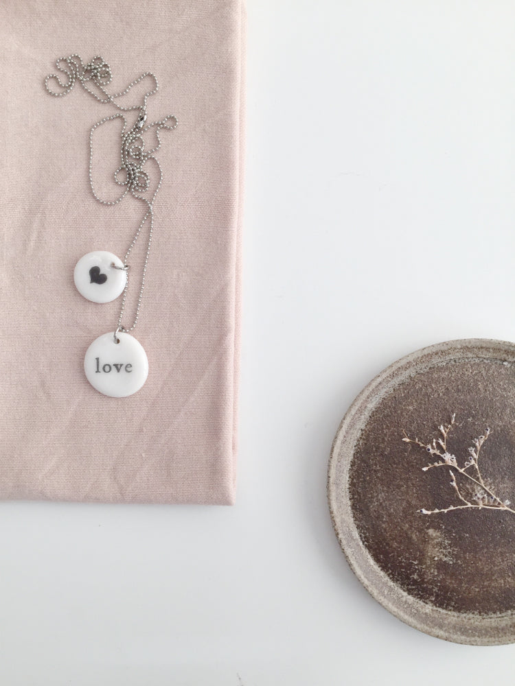 Ketting met twee keramiek hangers (medium)