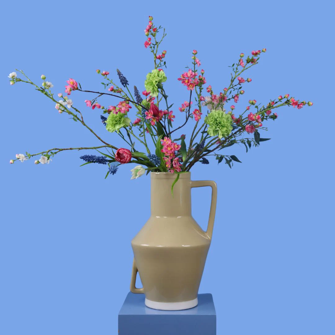 XL – Pascalle | Return to Sender vaas met kunstbloemen | XL